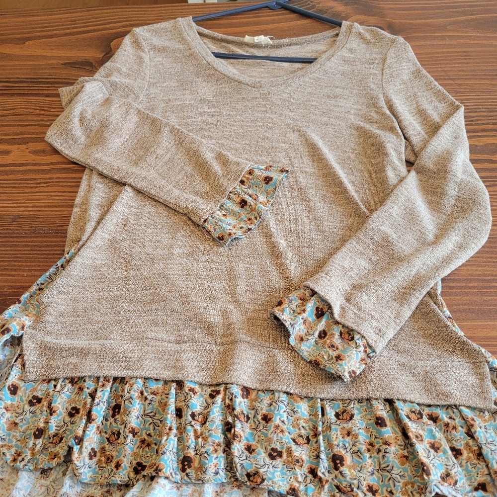 Womens top size medium long sleeve